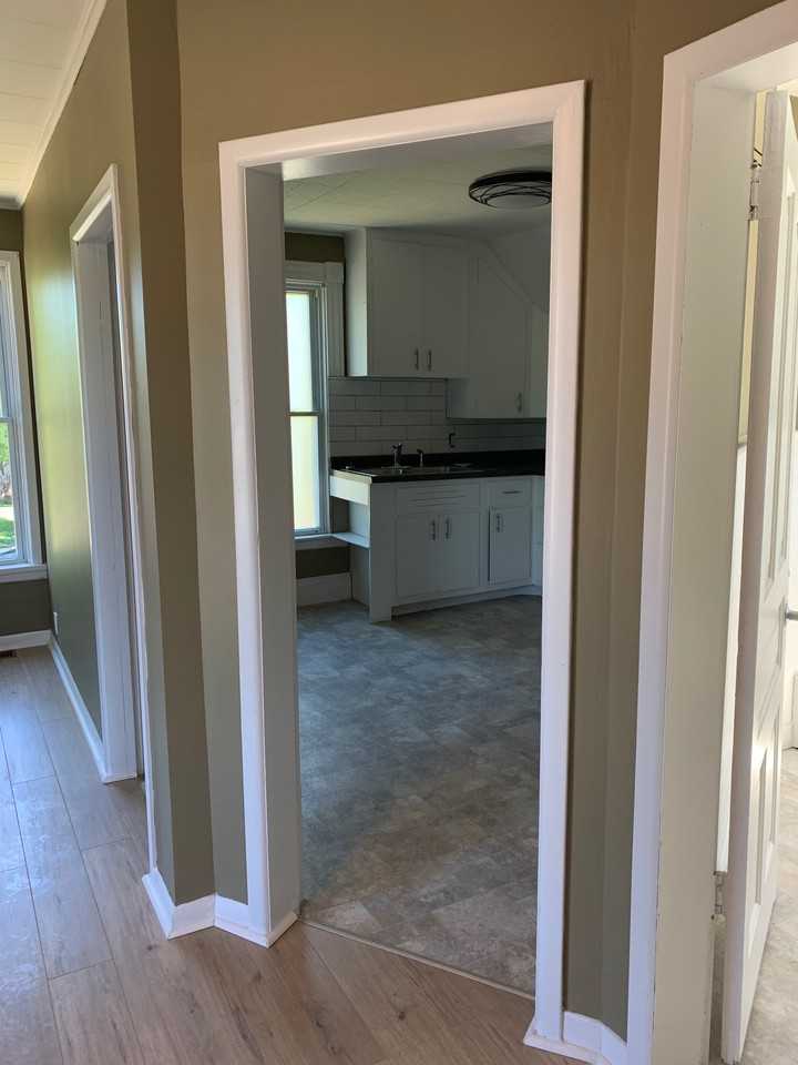 224 Devine St #2 - Photo 3 of 8