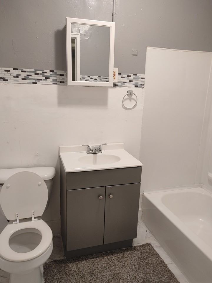 275 52nd Street Ensley #C - Photo 5 of 16