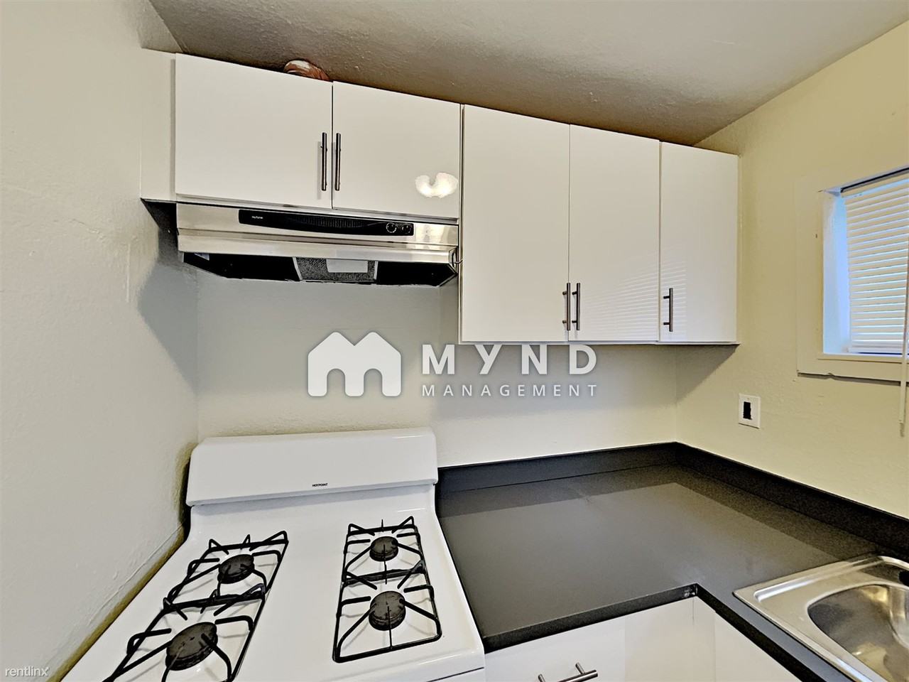 11048 San Leandro St - Photo 2 of 7