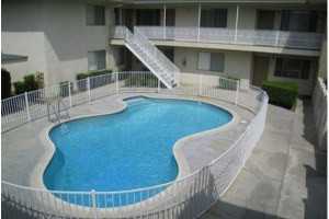 University Court - Photo 3 of 4