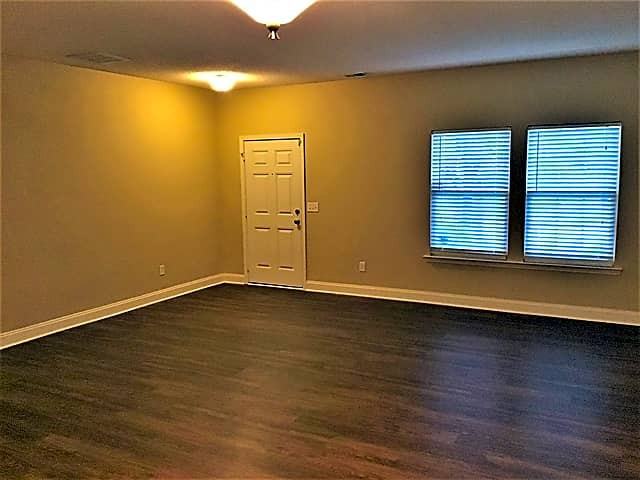 2320 Harwood Hills Ln - Photo 3 of 20