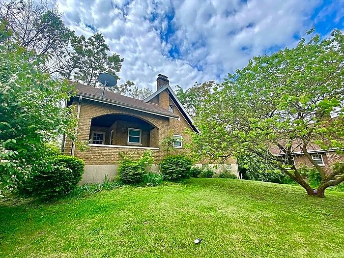 301 Patterson St - Photo 2 of 10