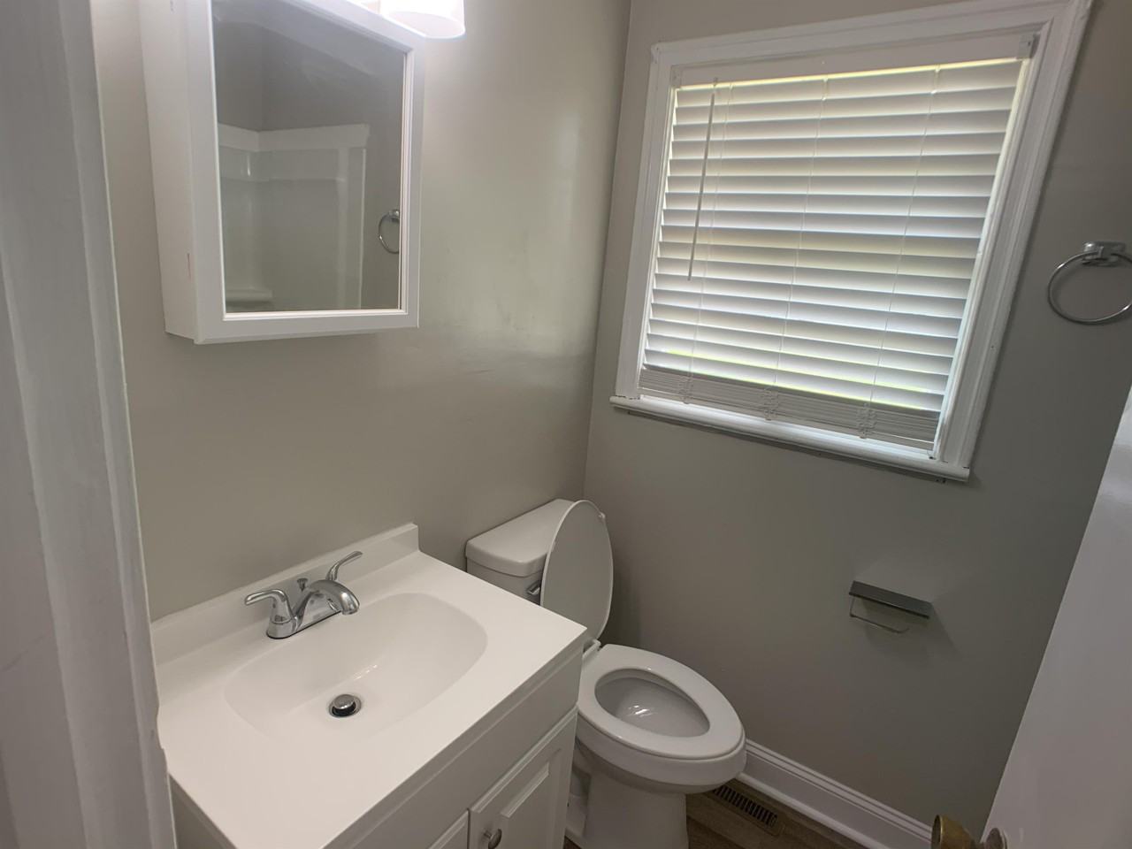 1714 Mchenry Ave #1 - Photo 7 of 10