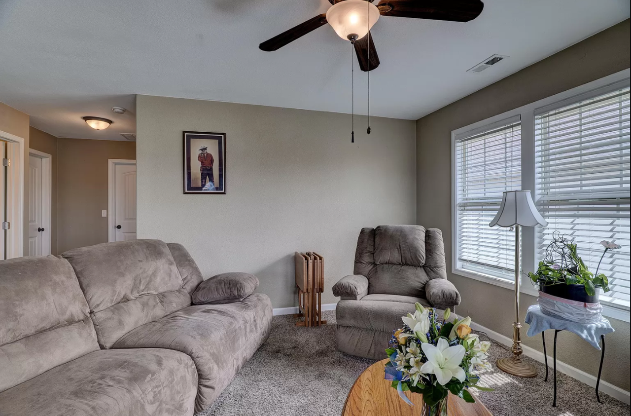 2121 Virginia Ave #1 - Photo 5 of 34