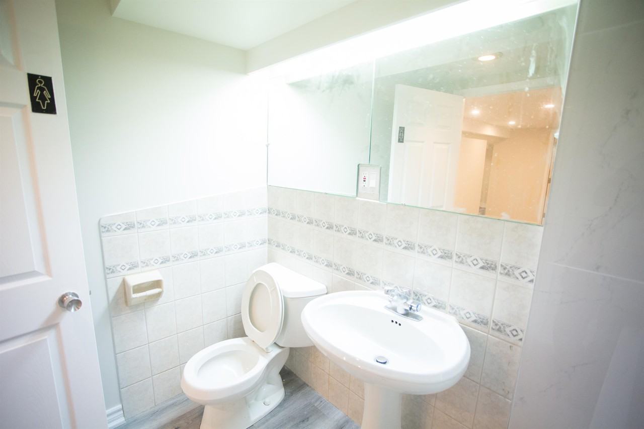 76 Blakemanor Blvd #2 - Photo 5 of 7