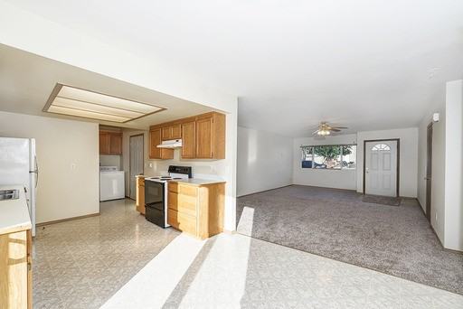 1715 Emerald St - Photo 3 of 12