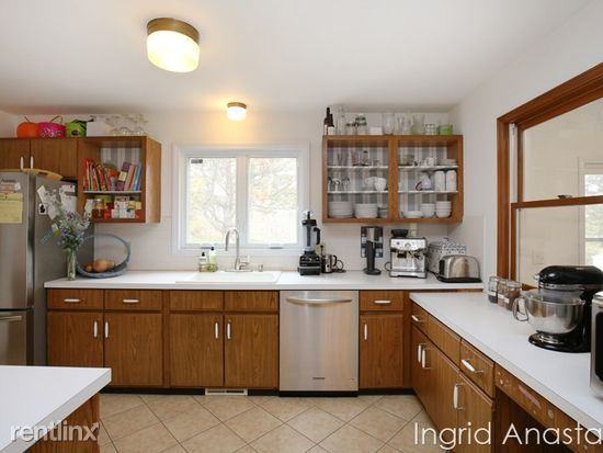 8540 Bolt Dr Se - Photo 3 of 8