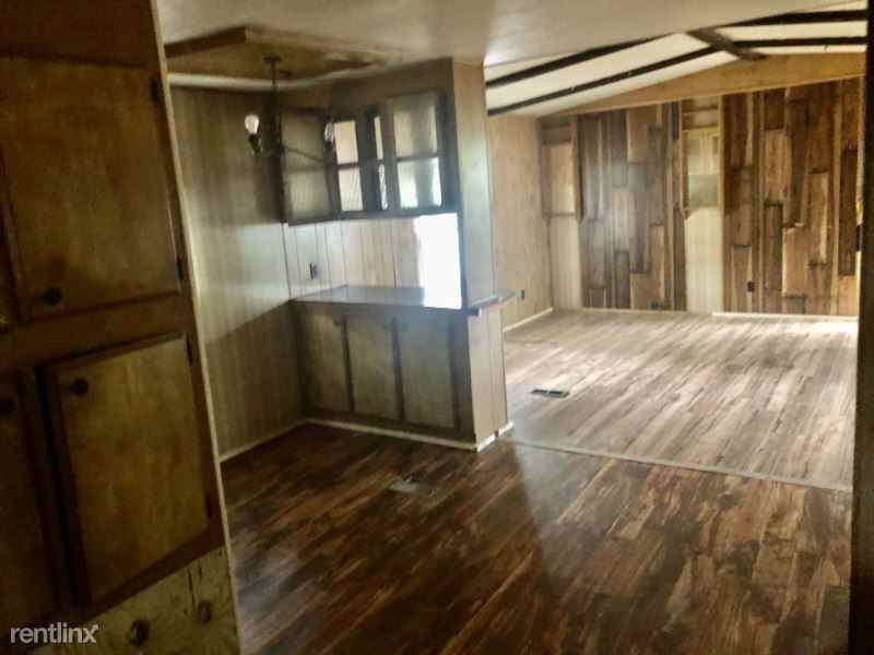 2511 S Oaks Dr - Photo 3 of 15