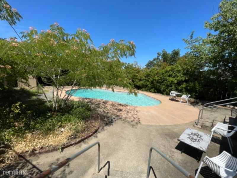 2160 Sacramento St - Photo 3 of 22