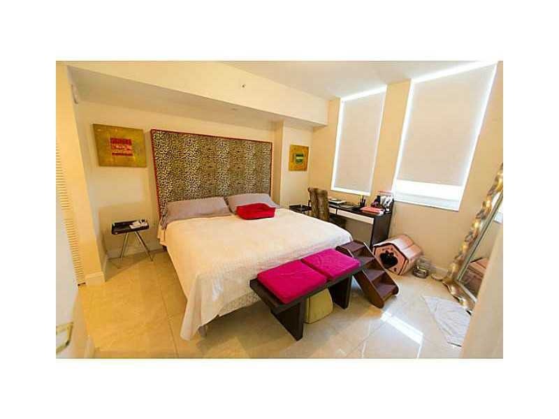 4108 Salzedo St - Photo 3 of 4