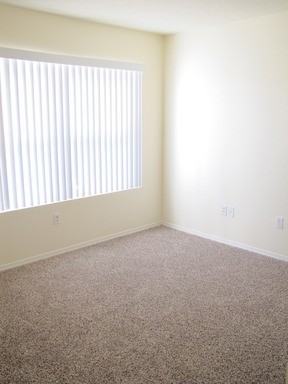 10415 Las Palmas St NW - Photo 3 of 32