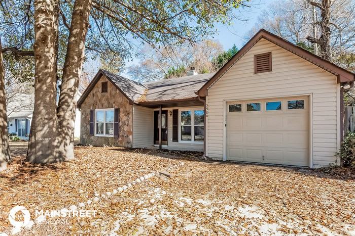 5980 Creekside Dr - Photo 2 of 7