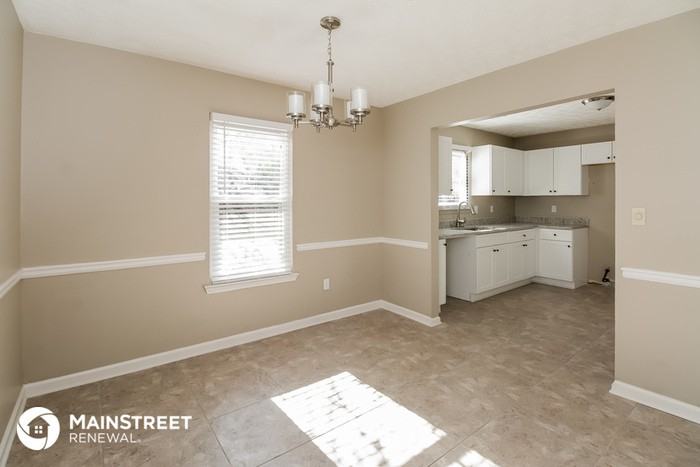5980 Creekside Dr - Photo 3 of 7