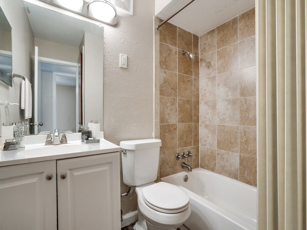 z-081022-Spanish Timbers - Photo 6 of 9