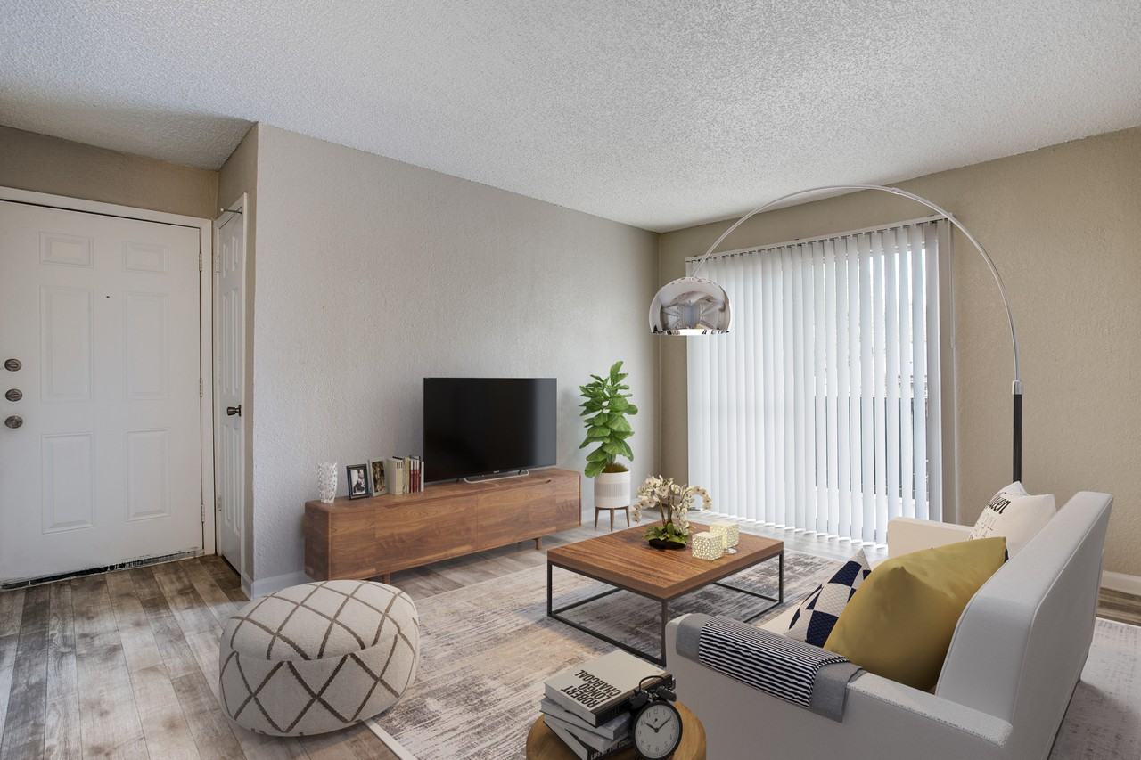 z-060322-Wyndham Pointe - Photo 3 of 14