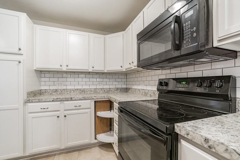 700 Washington St - Photo 3 of 19