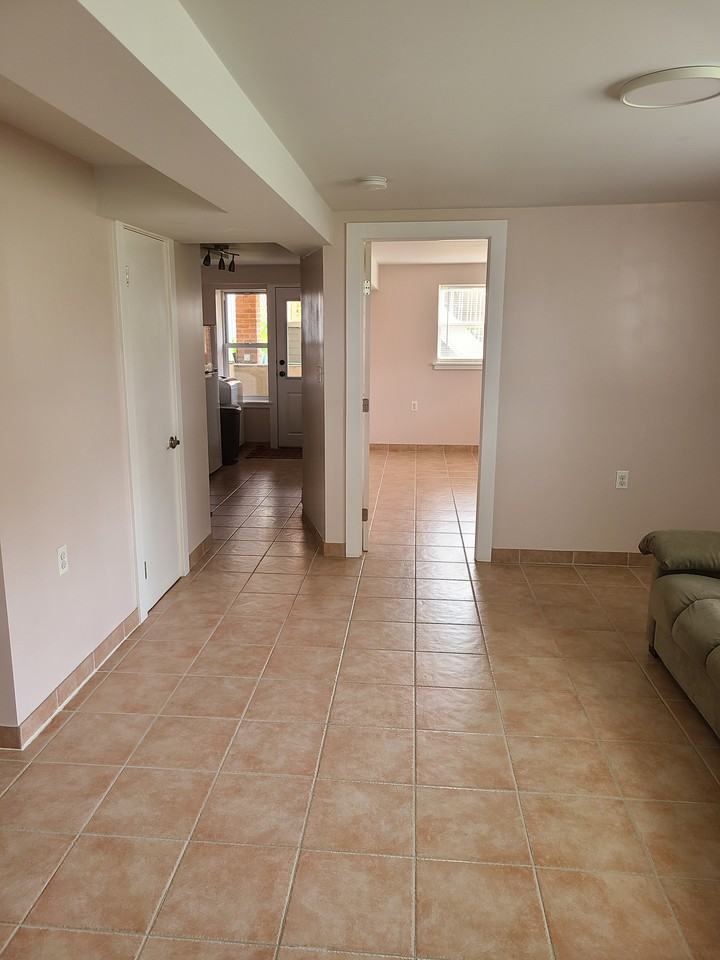 1704 Shore Blvd #1 - Photo 2 of 9