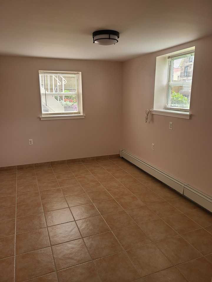 1704 Shore Blvd #1 - Photo 3 of 9