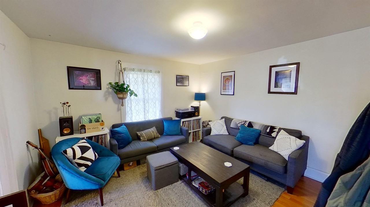 427 Sw 5th St #B - Photo 2 of 18