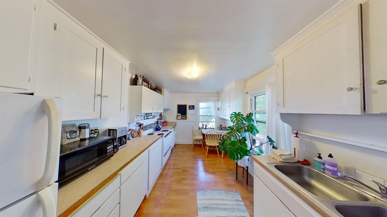 427 Sw 5th St #B - Photo 3 of 18