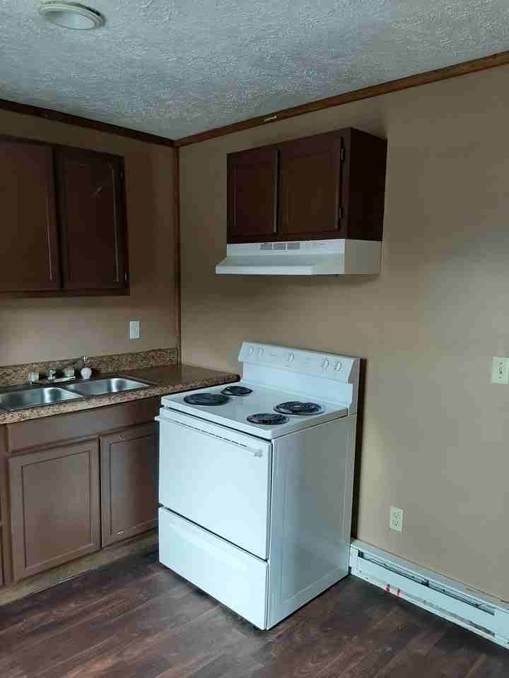 416 Shawnee Avenue EastApt 02 #02 - Photo 2 of 5