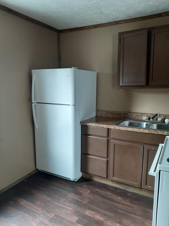 416 Shawnee Avenue EastApt 02 #02 - Photo 3 of 5