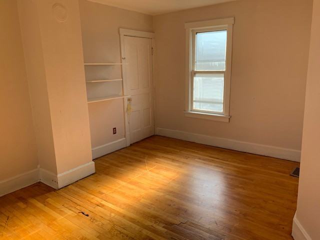 511 E Empire St #1 - Photo 3 of 5