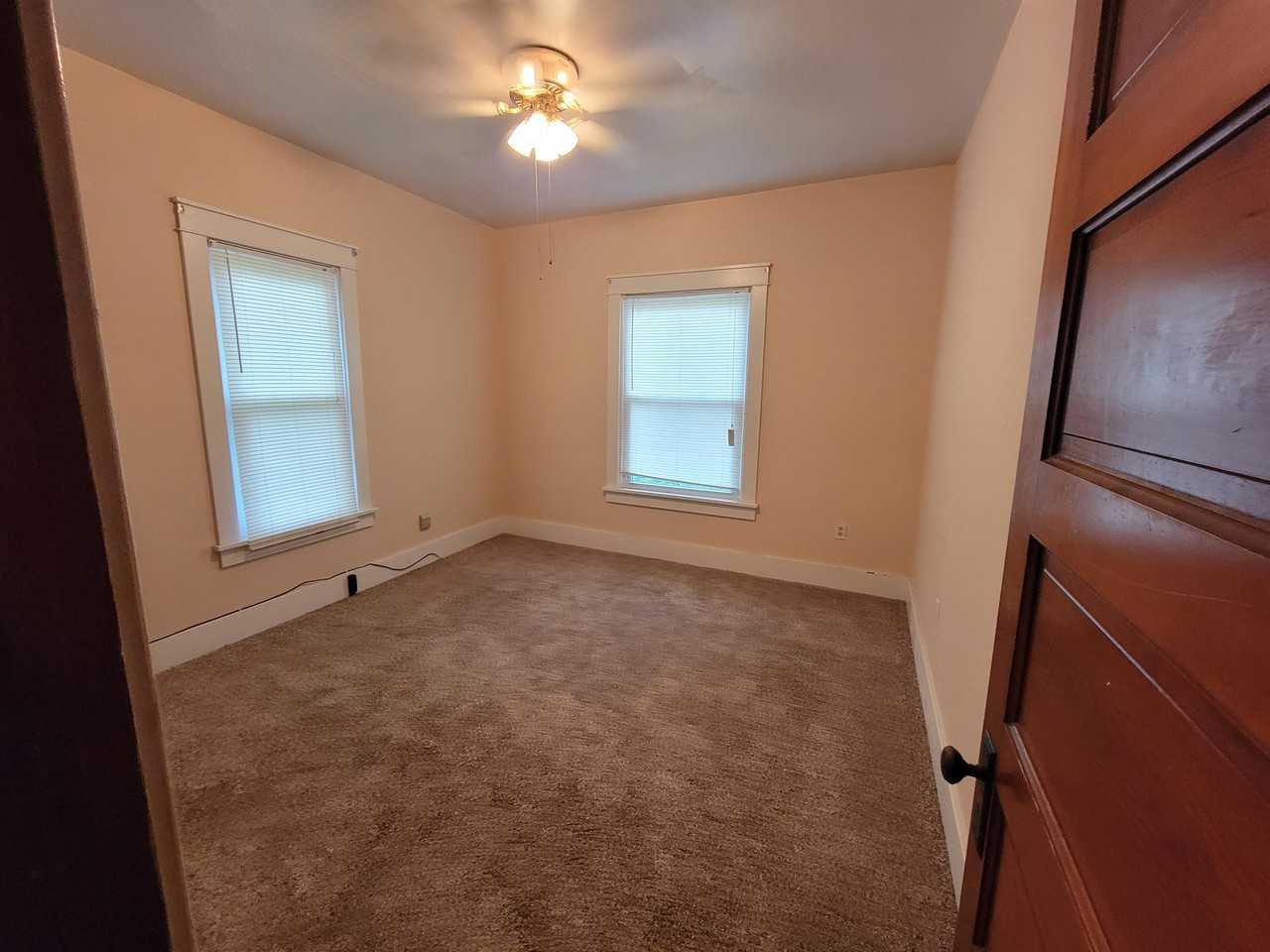 2806 Avenue L #2 MAIN - Photo 2 of 10