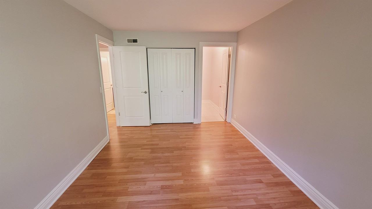 508 N Cass Ave #204 - Photo 5 of 18