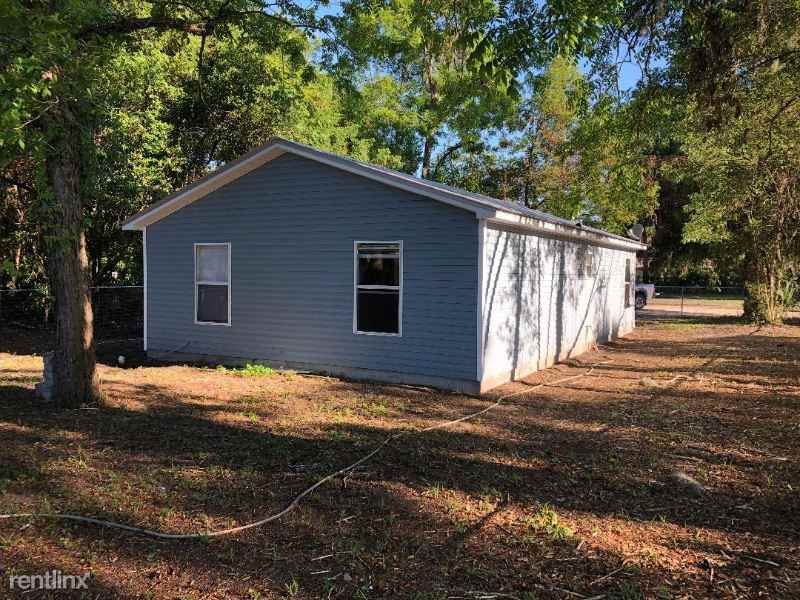 907 W Duval St - Photo 2 of 12