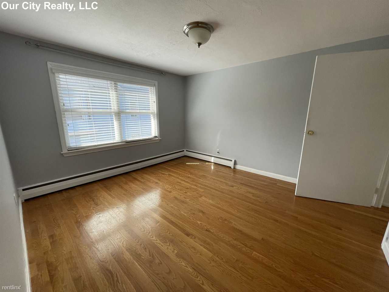 81 Summer St - Photo 3 of 6