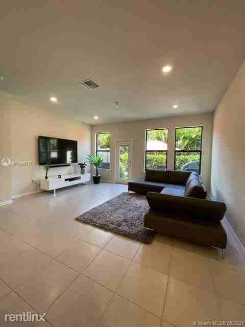 2825 Troubadour St - Photo 2 of 11