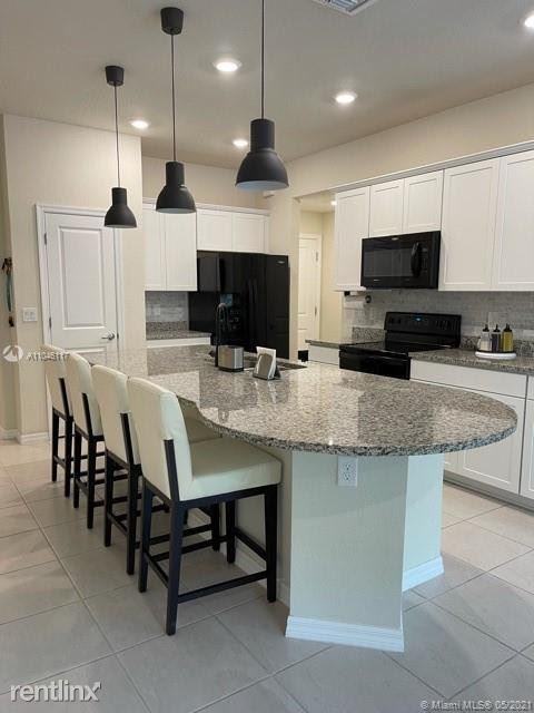 2825 Troubadour St - Photo 3 of 11