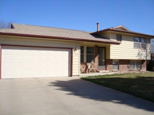 145 Kingsley Ave - Photo 2 of 17