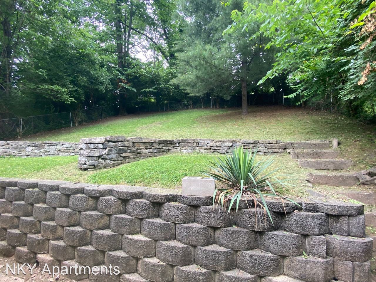 1735 Amsterdam Rd - Photo 2 of 6