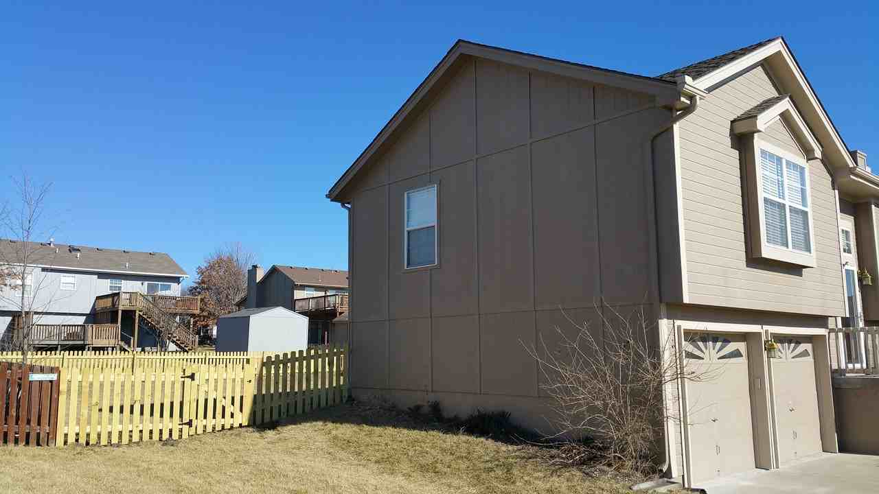 1502 Magnolia Dr - Photo 2 of 19