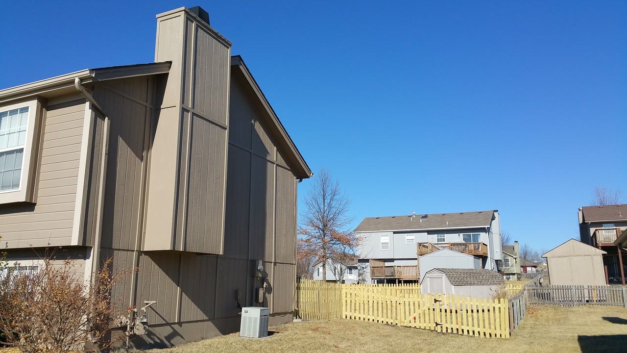 1502 Magnolia Dr - Photo 3 of 19