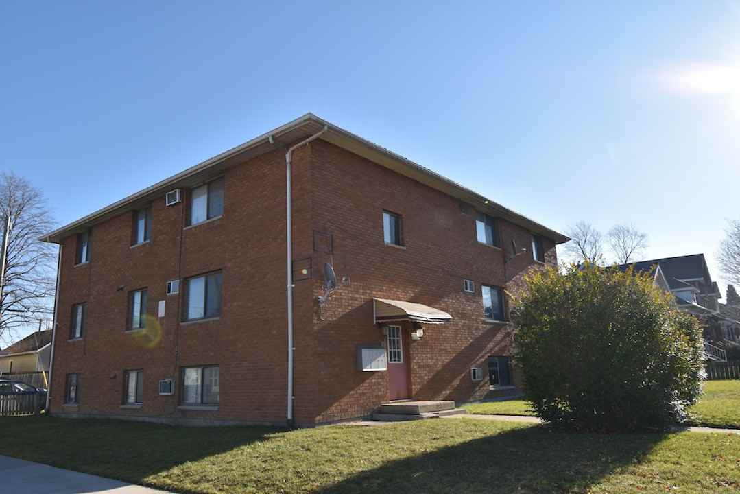 1004 Elm Ave - Photo 2 of 3