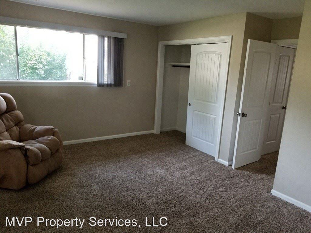 1004 S. Arbutus - Photo 3 of 7