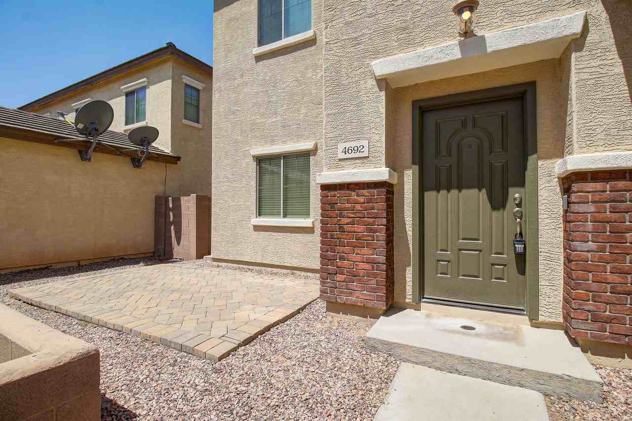 4692 E Laurel Ave - Photo 5 of 35