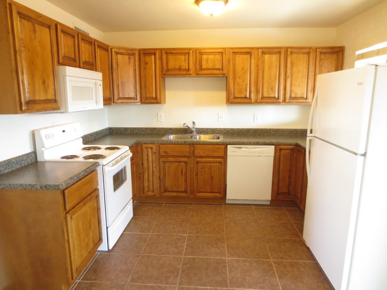 401 E Fillmore St - Photo 2 of 31