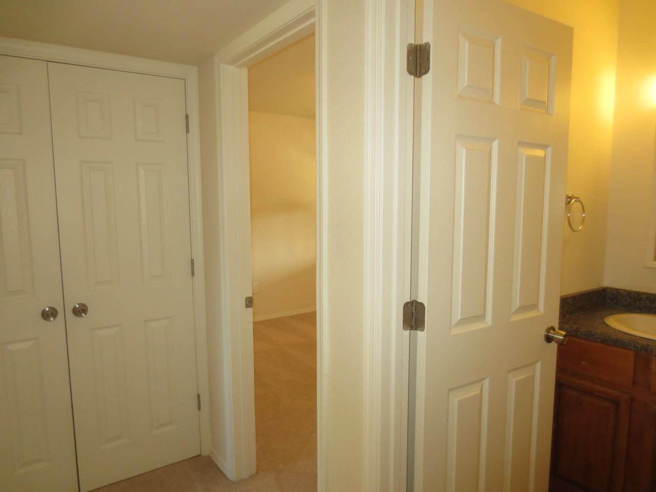 401 E Fillmore St - Photo 3 of 31