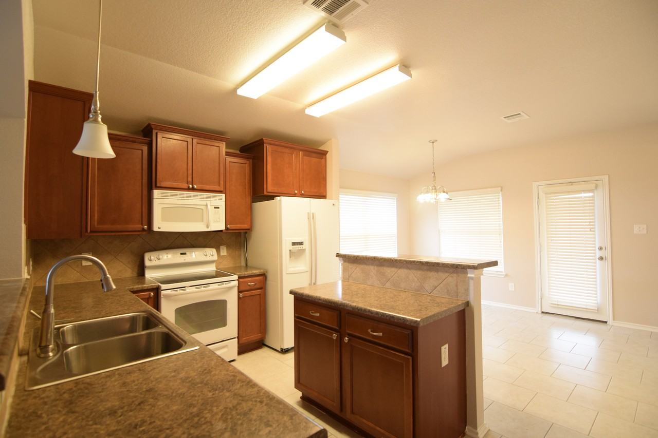 5004 Allegany Dr - Photo 4 of 20