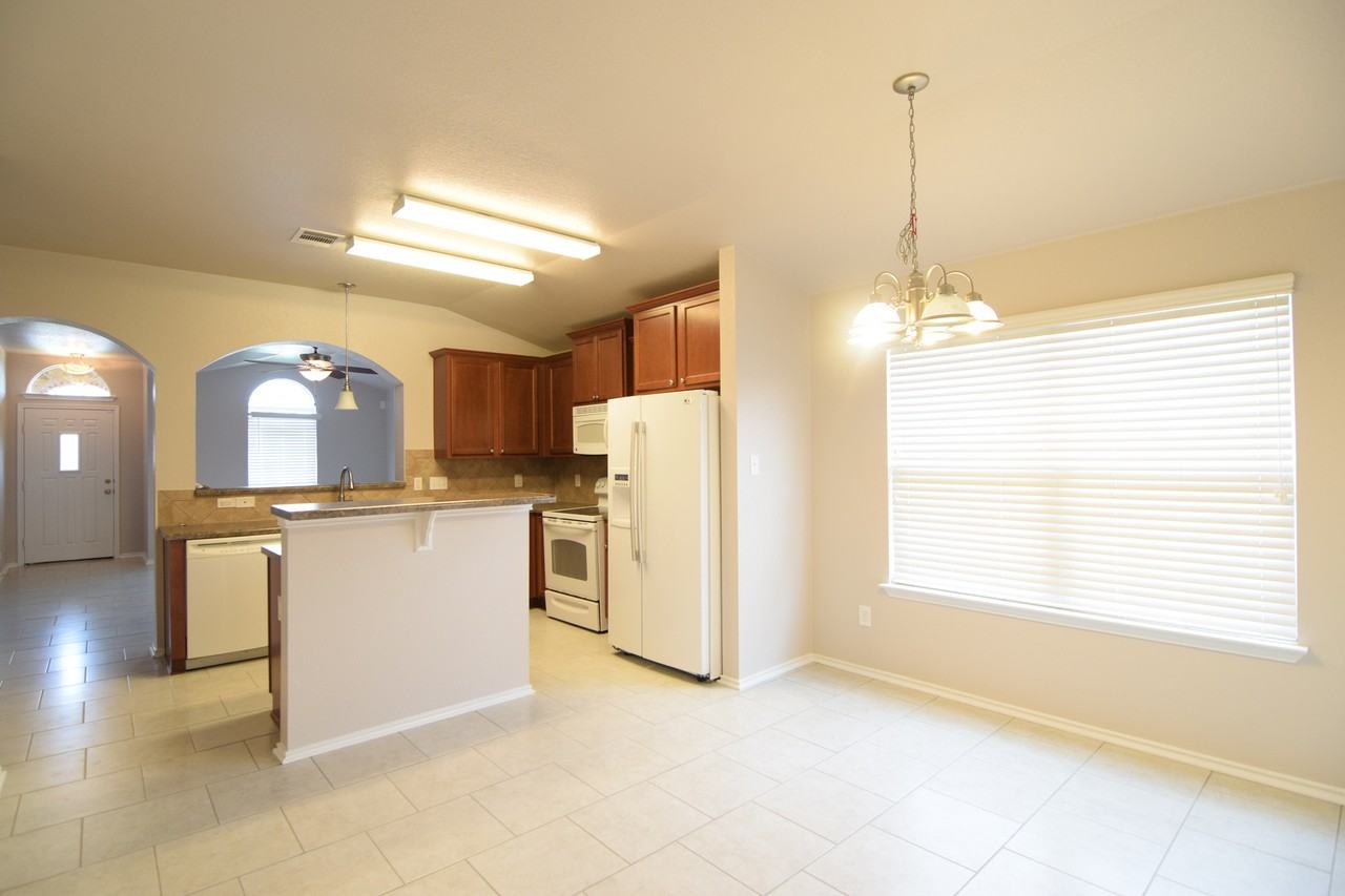 5004 Allegany Dr - Photo 5 of 20