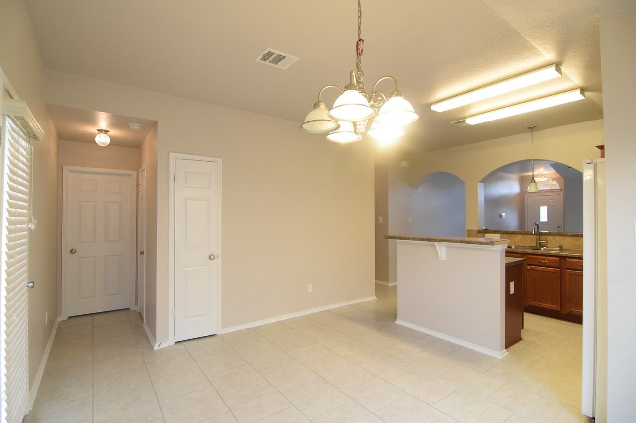 5004 Allegany Dr - Photo 6 of 20