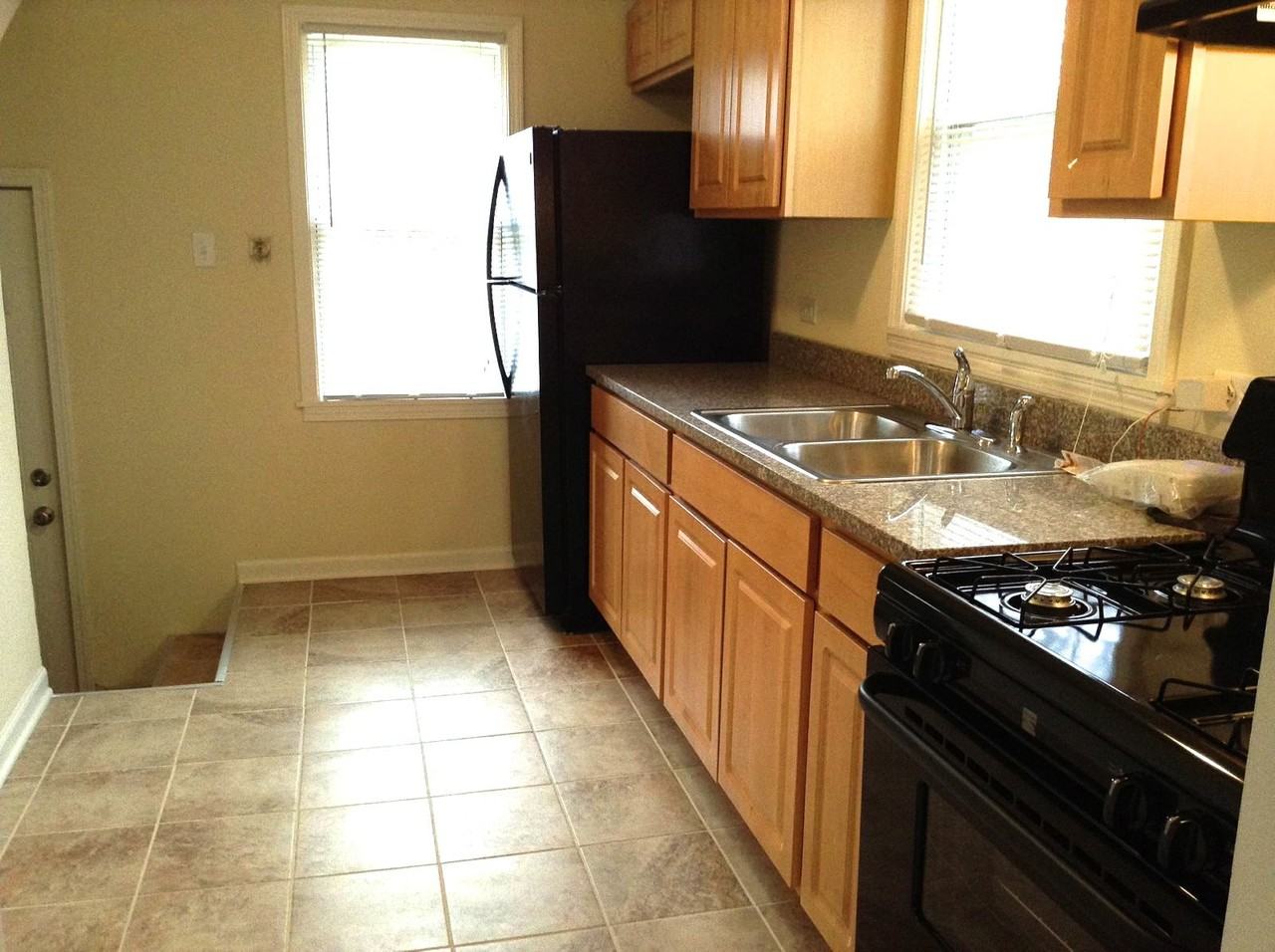 14506 Spaulding Ave - Photo 3 of 16