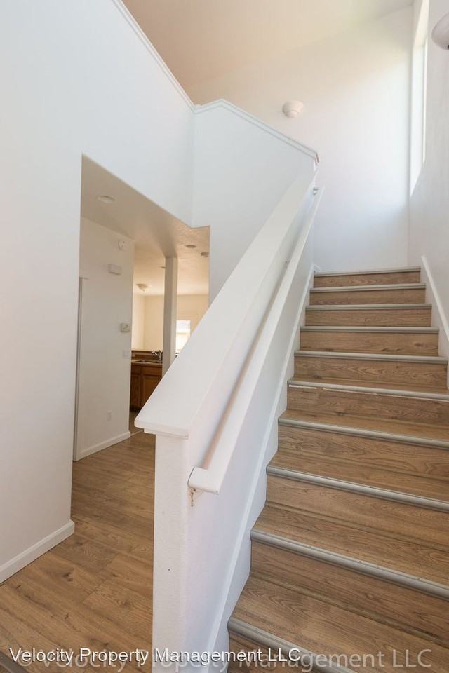 SW Reindeer Ave. - Photo 2 of 15