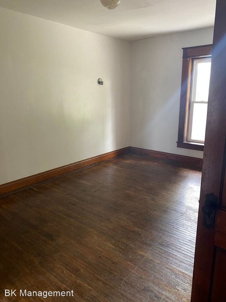 E Main St - Photo 3 of 9