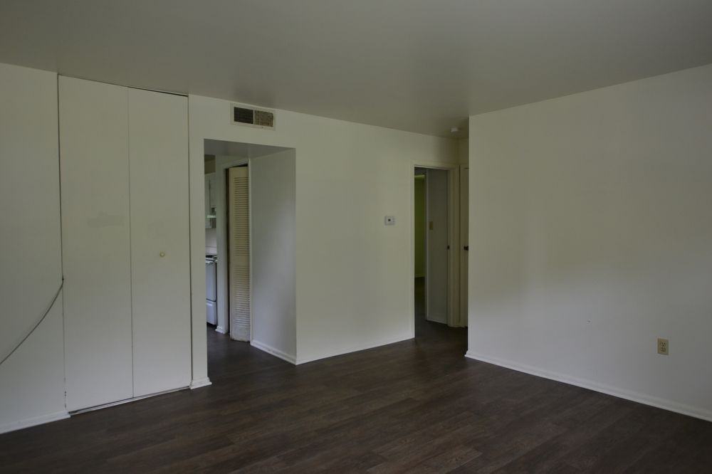 218 Maple St - Photo 2 of 14