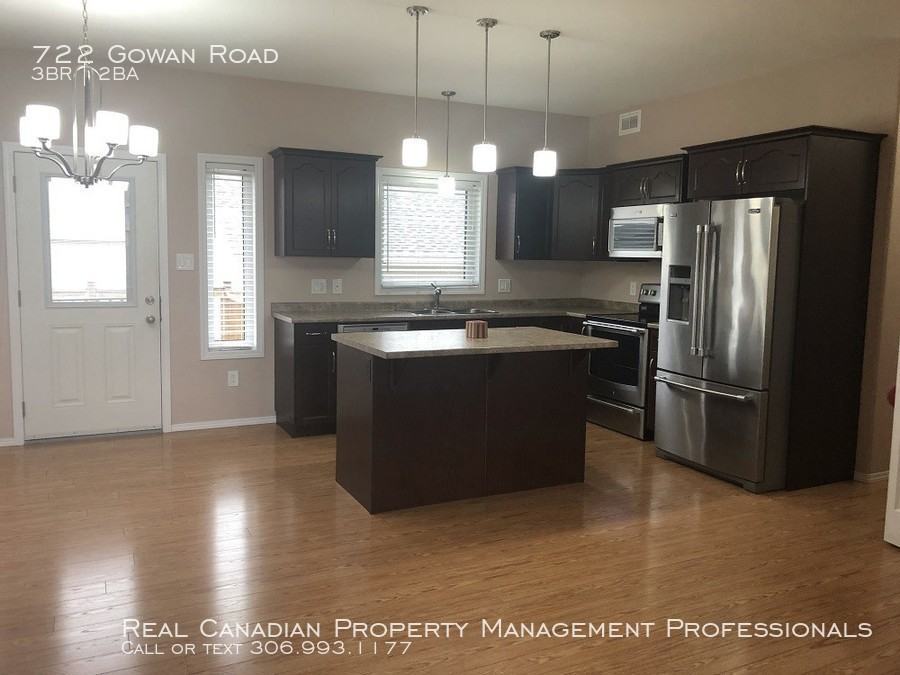 722 Gowan Rd - Photo 2 of 26